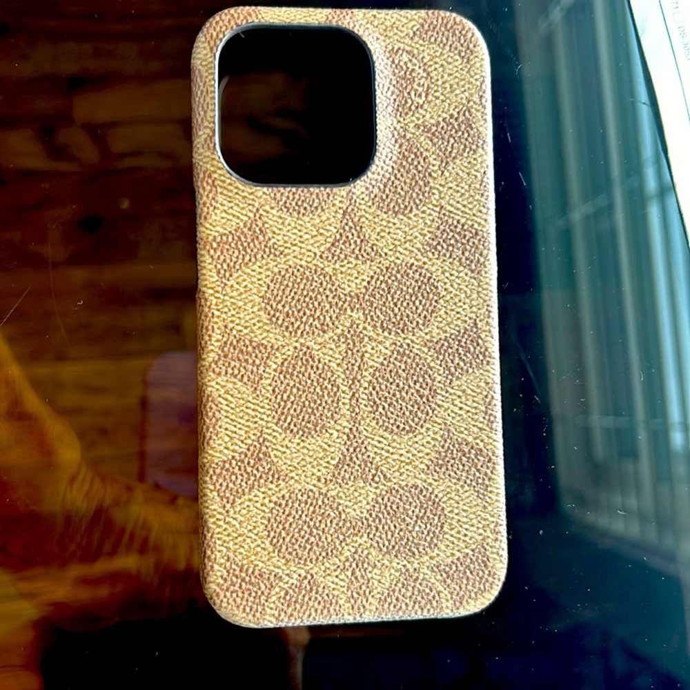 iPhone 15 phone case
